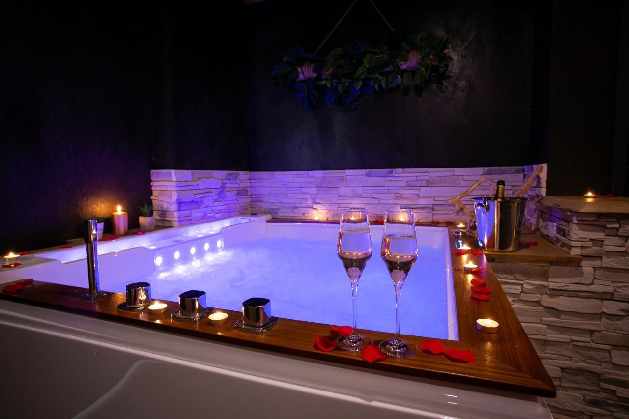 Le Lodge Des Charmes 5 Etoiles Leves Екстериор снимка