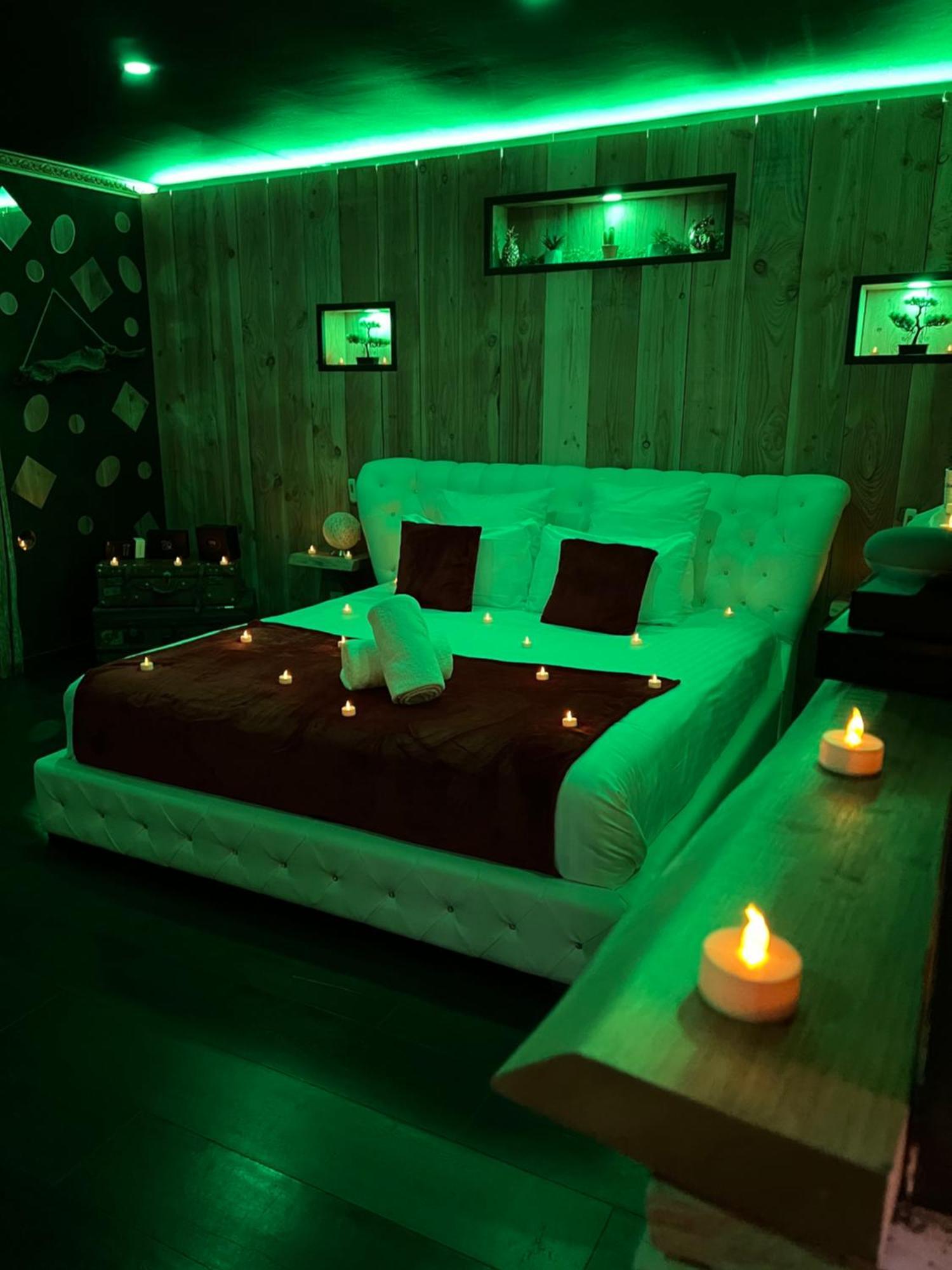 Le Lodge Des Charmes 5 Etoiles Leves Екстериор снимка