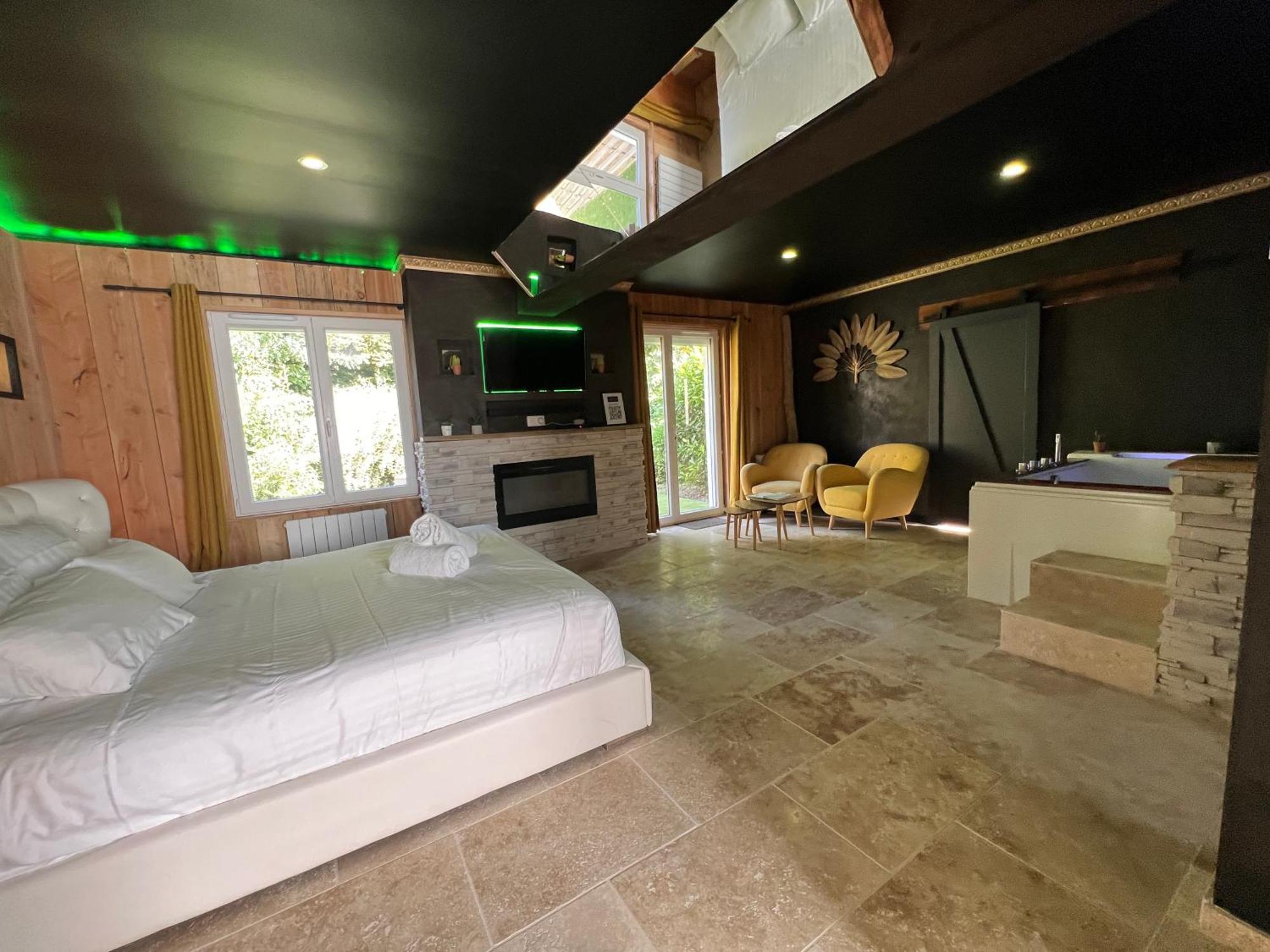 Le Lodge Des Charmes 5 Etoiles Leves Екстериор снимка