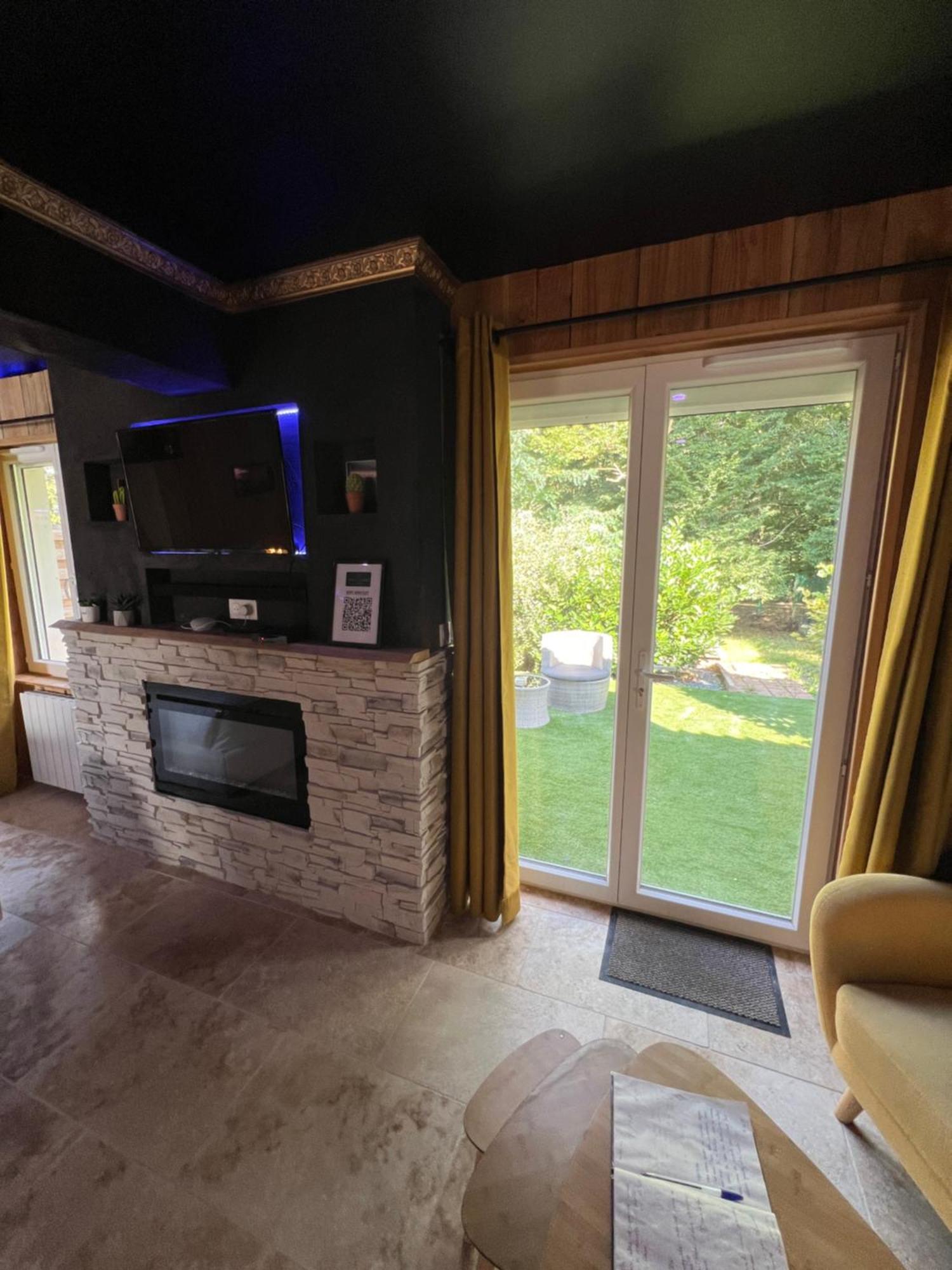 Le Lodge Des Charmes 5 Etoiles Leves Екстериор снимка