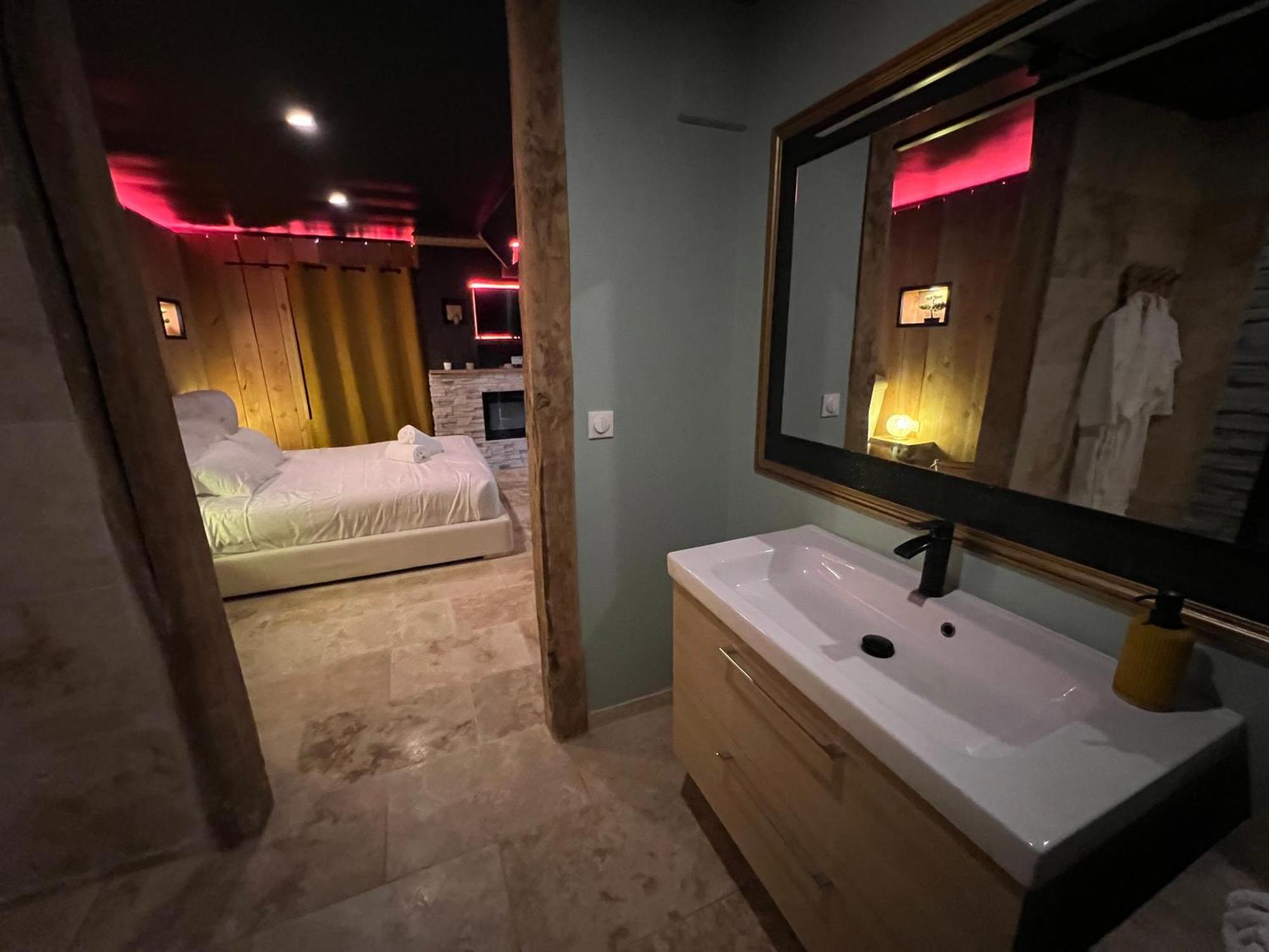 Le Lodge Des Charmes 5 Etoiles Leves Екстериор снимка