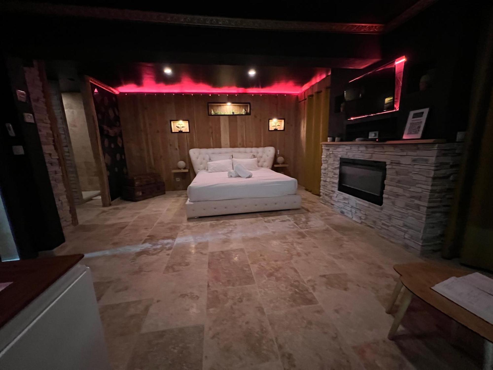 Le Lodge Des Charmes 5 Etoiles Leves Екстериор снимка